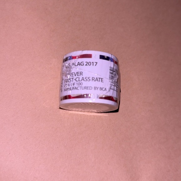Forever Stamps 1 Roll Of 100 First Class USPS Stamp 2017 U.S. Flag Photo Postage - Picture 1 of 2